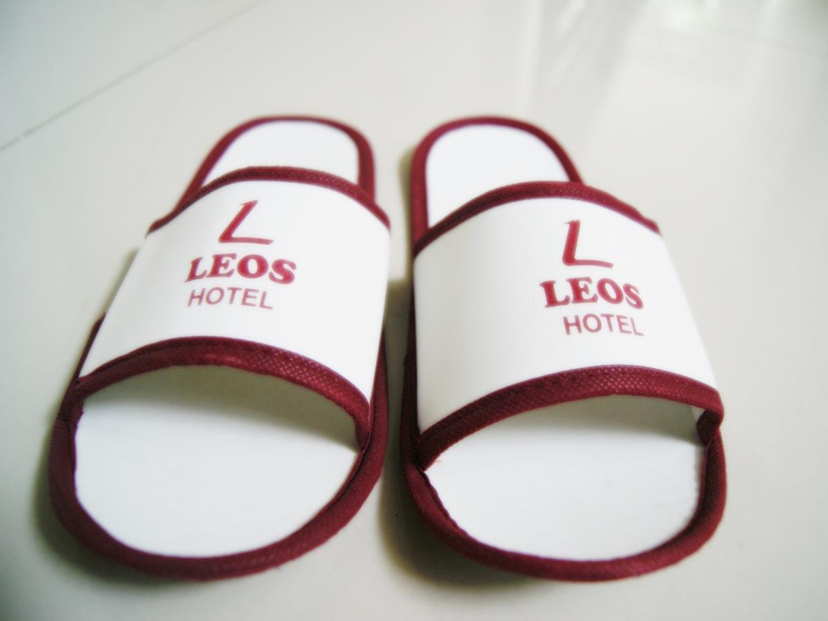 Leos Hotel Tomohon Экстерьер фото