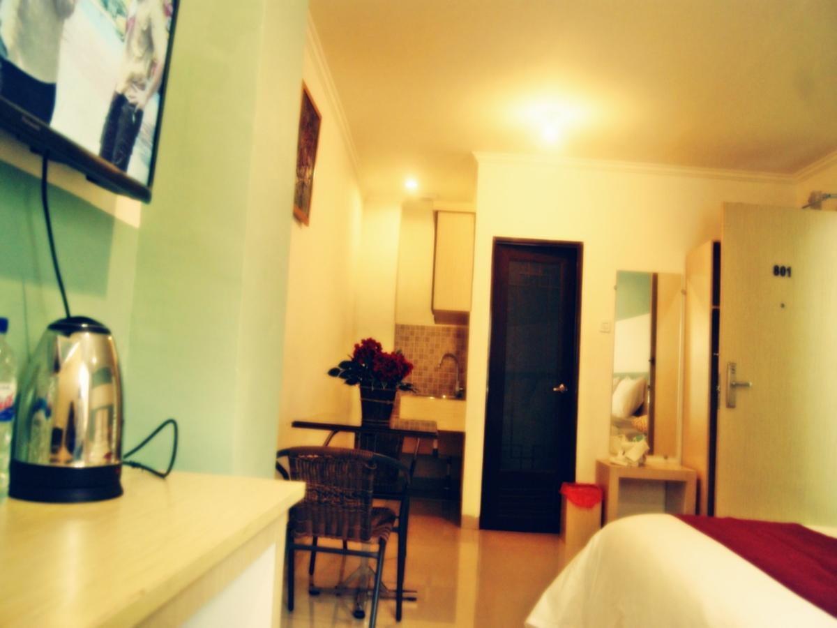 Leos Hotel Tomohon Экстерьер фото