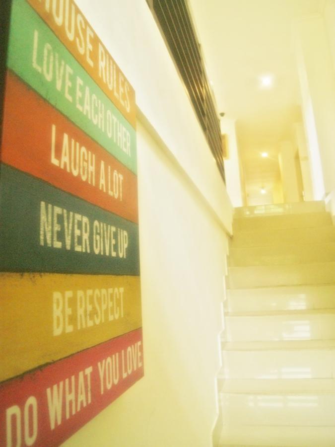 Leos Hotel Tomohon Экстерьер фото